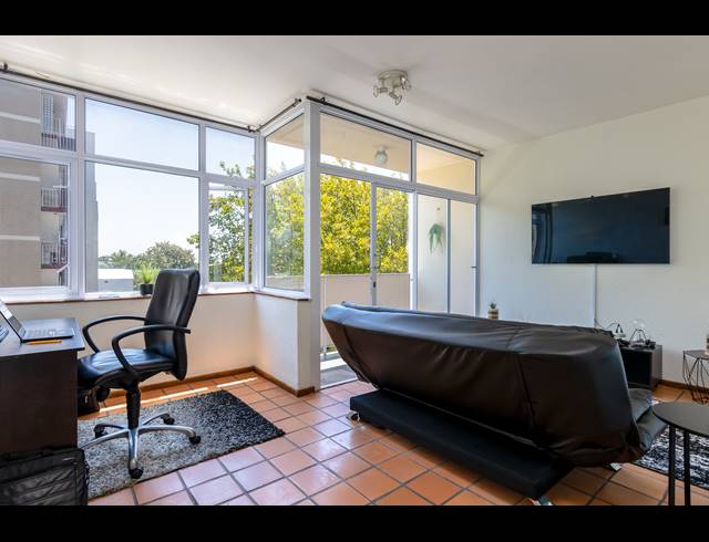 1 BEDROOM APARTMENT FOR SALE IN KENILWORTH